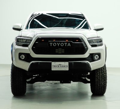 Used 2022 Toyota Tacoma TRD Off-Road image 2