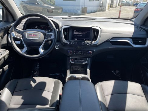 Used 2024 GMC Terrain SLT image 31