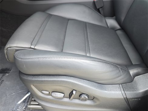 Used 2025 Porsche Cayenne image 29
