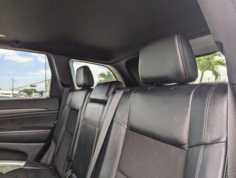 Used 2019 Jeep Grand Cherokee Altitude image 15