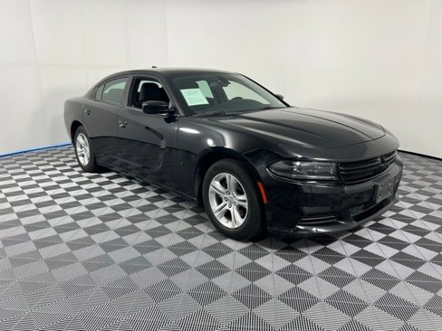Used 2023 Dodge Charger SXT image 2