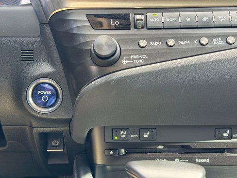 Used 2020 Lexus ES 300h w/ Premium Package image 32