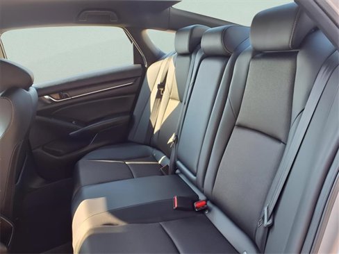 Used 2022 Honda Accord Sport image 11
