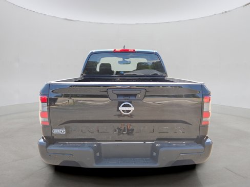 Used 2025 Nissan Frontier SV image 24