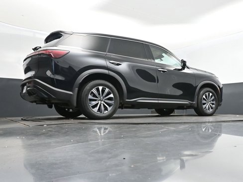 Certified 2025 INFINITI QX60 Pure image 40