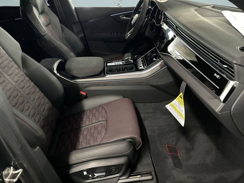 New 2025 Audi RS Q8 performance image 25