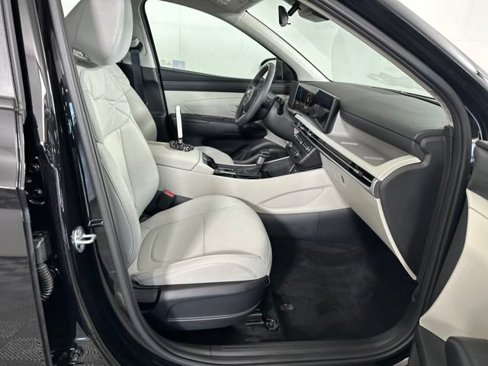 Certified 2025 Hyundai Tucson SE image 27