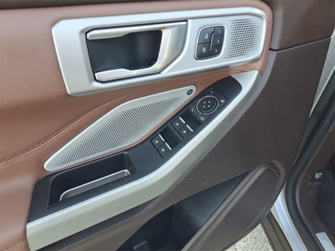 Certified 2022 Ford Explorer King Ranch w/ Premium Technology Package image 15