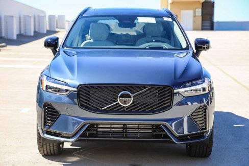 New 2026 Volvo XC60 T8 Ultra image 2
