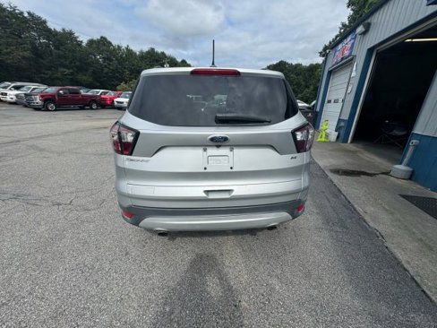 Used 2018 Ford Escape SE w/ Ford Safe & Smart Package image 4
