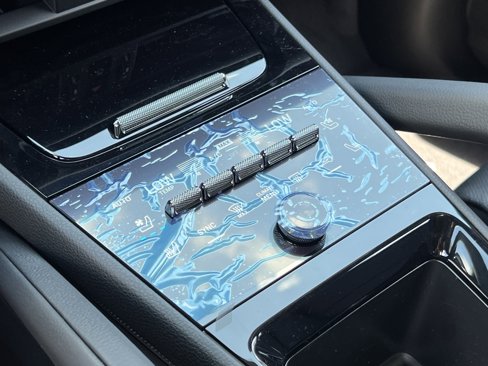 New 2025 Porsche Cayenne image 31