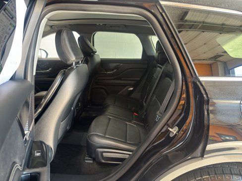 Used 2022 Lincoln Corsair Reserve image 12