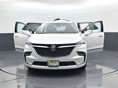 Used 2024 Buick Enclave Avenir w/ Avenir Technology Package image 32