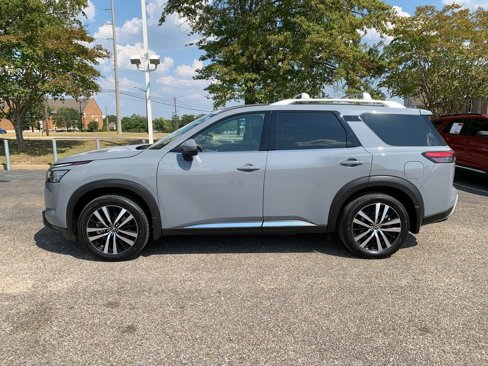 Used 2024 Nissan Pathfinder Platinum w/ Cargo Package image 5