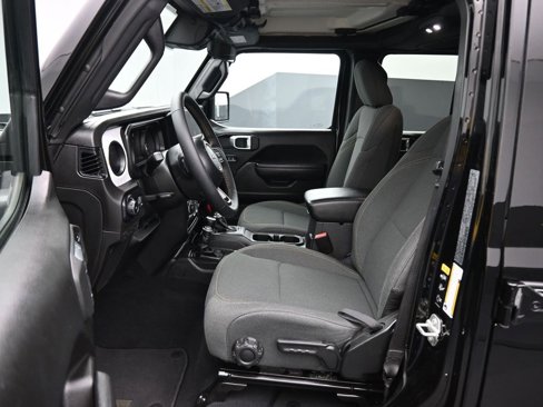 Used 2024 Jeep Wrangler Sport S image 11