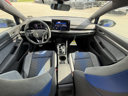 New 2025 Volkswagen Golf R Black Edition image 9