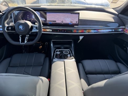 New 2026 BMW 750e xDrive image 22