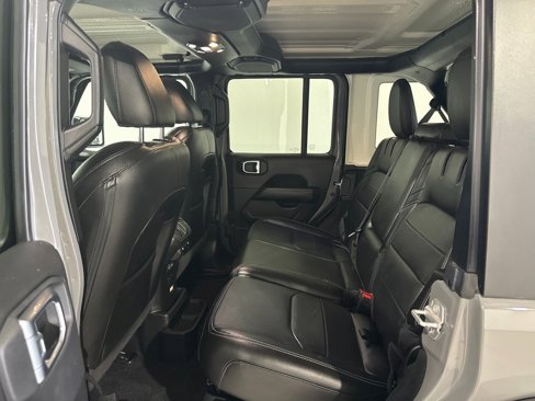 Used 2023 Jeep Wrangler Unlimited Sahara w/ Cold Weather Group image 18