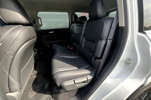 New 2026 Nissan Armada SV image 10