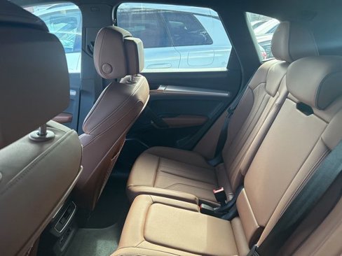 Certified 2025 Audi Q5 2.0T Premium image 8