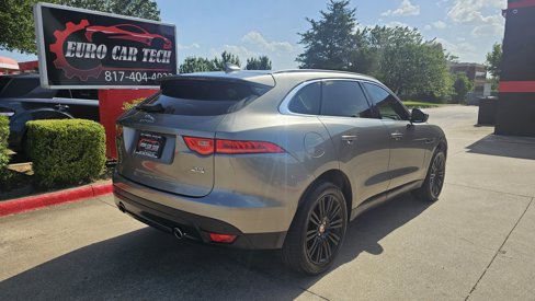 Used 2018 Jaguar F-PACE Portfolio image 8