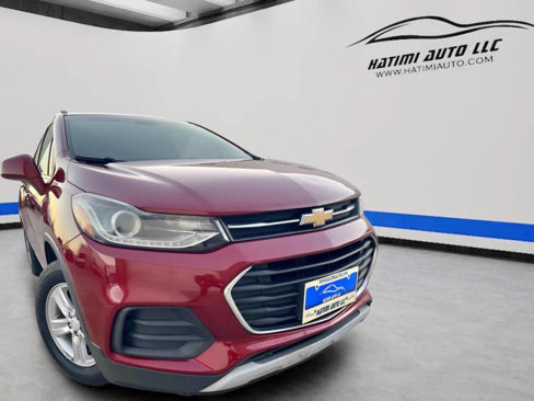 Used 2018 Chevrolet Trax LT w/ LT Convenience Package image 2