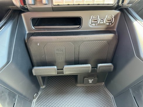 Used 2024 RAM 2500 Limited image 45