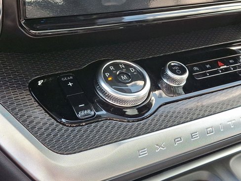 New 2025 Ford Expedition Platinum w/ Stealth Appearance Package image 10