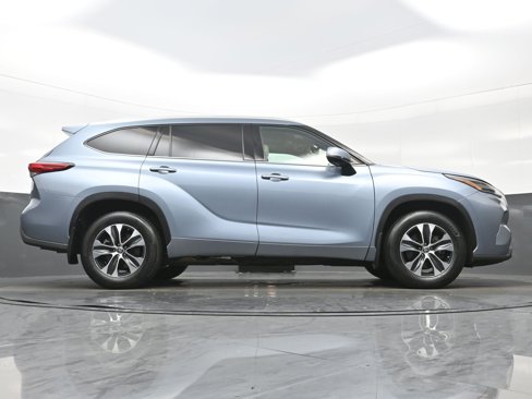 Used 2022 Toyota Highlander XLE image 27