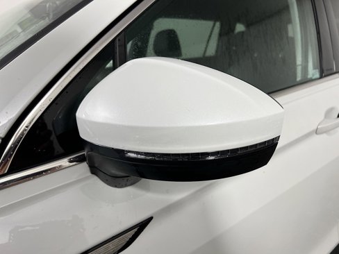 Used 2023 Volkswagen Tiguan SE image 13