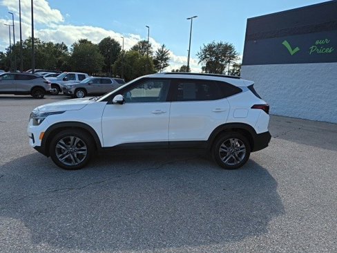 Used 2023 Kia Seltos S w/ Navigation Package image 2