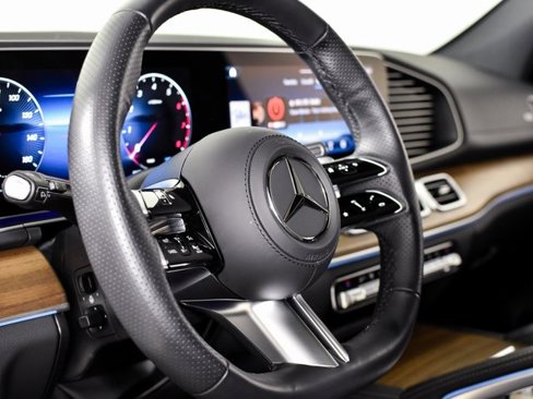 Certified 2025 Mercedes-Benz GLS 450 4MATIC image 18