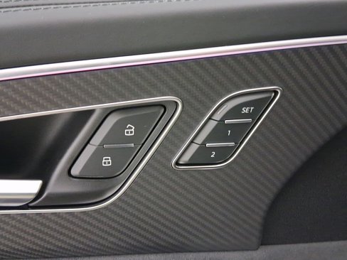 New 2026 Audi SQ8 Prestige image 12