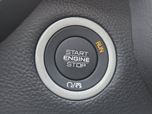 New 2026 RAM 1500 4x4 Crew Cab image 23