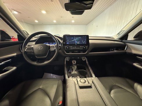 Used 2024 Toyota Grand Highlander XLE image 29
