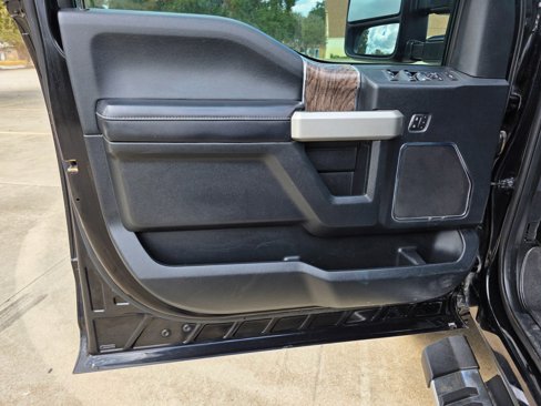 Used 2019 Ford F250 Lariat w/ Lariat Value Package image 10