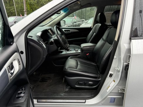 Used 2020 Nissan Pathfinder SL image 10