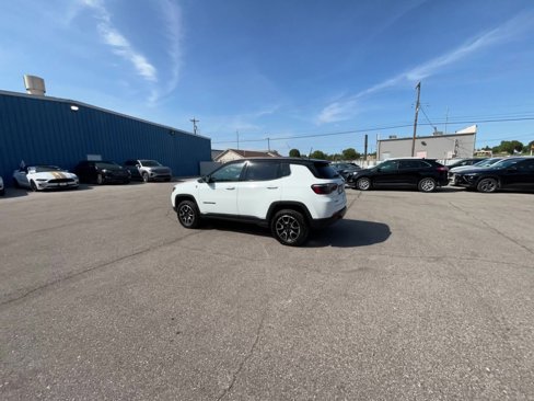 Used 2025 Jeep Compass Trailhawk image 16