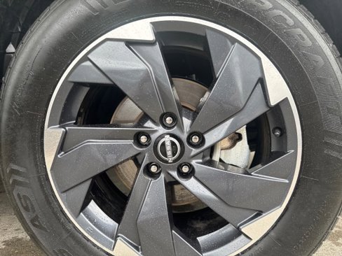 Used 2024 Nissan Rogue SV image 5