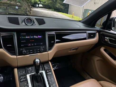 Used 2018 Porsche Macan GTS w/ Premium Package Plus image 20