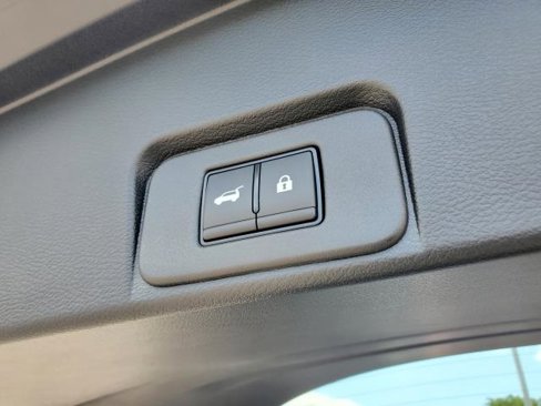 New 2025 Nissan Rogue Platinum w/ Platinum Premium Package image 9