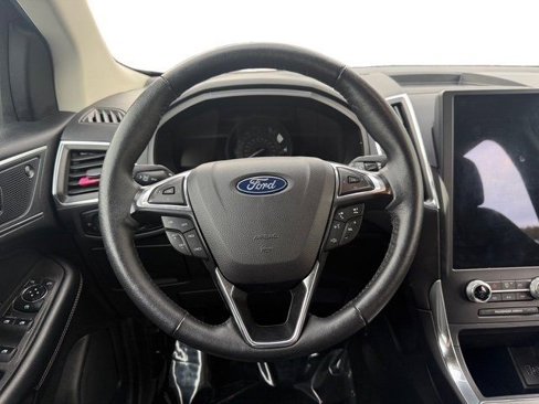 Used 2024 Ford Edge Titanium image 17