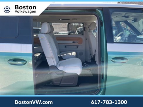 New 2025 Volkswagen ID. Buzz 1st Edition image 27
