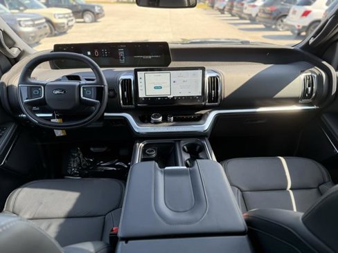 New 2025 Ford Expedition Platinum image 22
