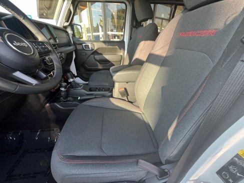 Used 2025 Jeep Wrangler Unlimited Rubicon image 27