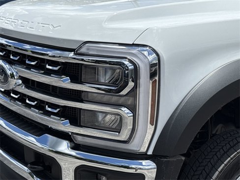 New 2025 Ford F450 Lariat image 11