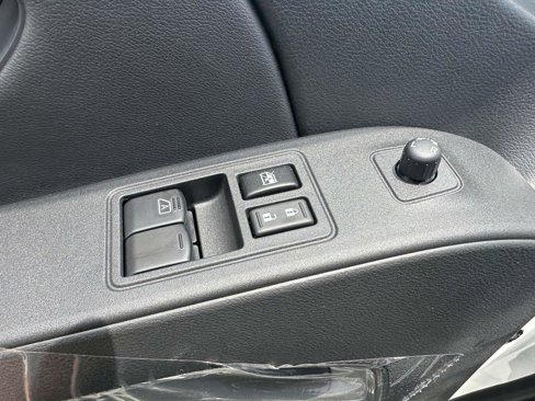 Used 2025 Nissan Frontier SV w/ SV Convenience Package image 28