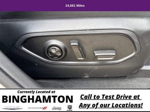 Used 2023 Jeep Grand Cherokee L Limited w/ Black Appearance Package image 29