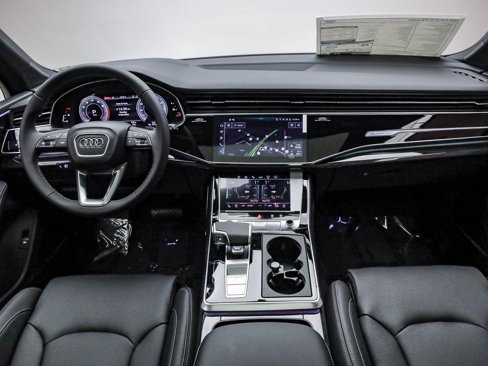 New 2025 Audi Q7 3.0T Prestige image 14