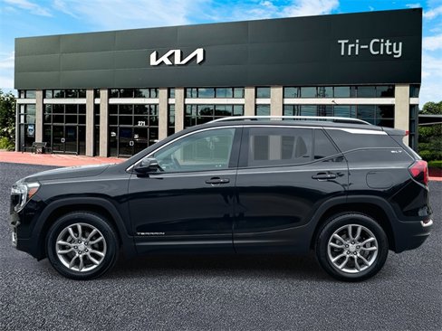 Used 2024 GMC Terrain SLT image 4